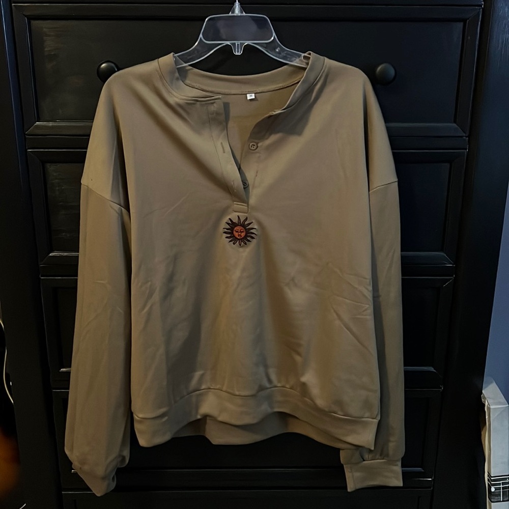 BRAND NEW! Sun Print Long Sleeve Shirt